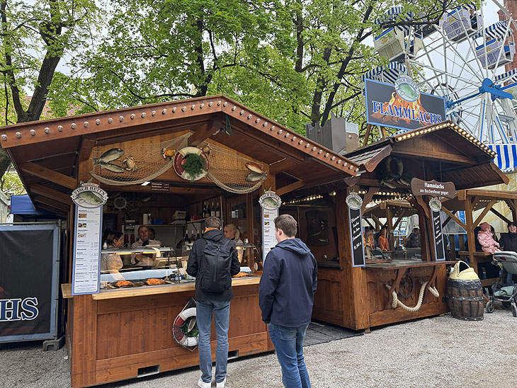 Maidult München 2023 auf dem Münchner Mariahilfplatz Hamburgs Fisch Hüttn (©Foto.Martin Schmitz)